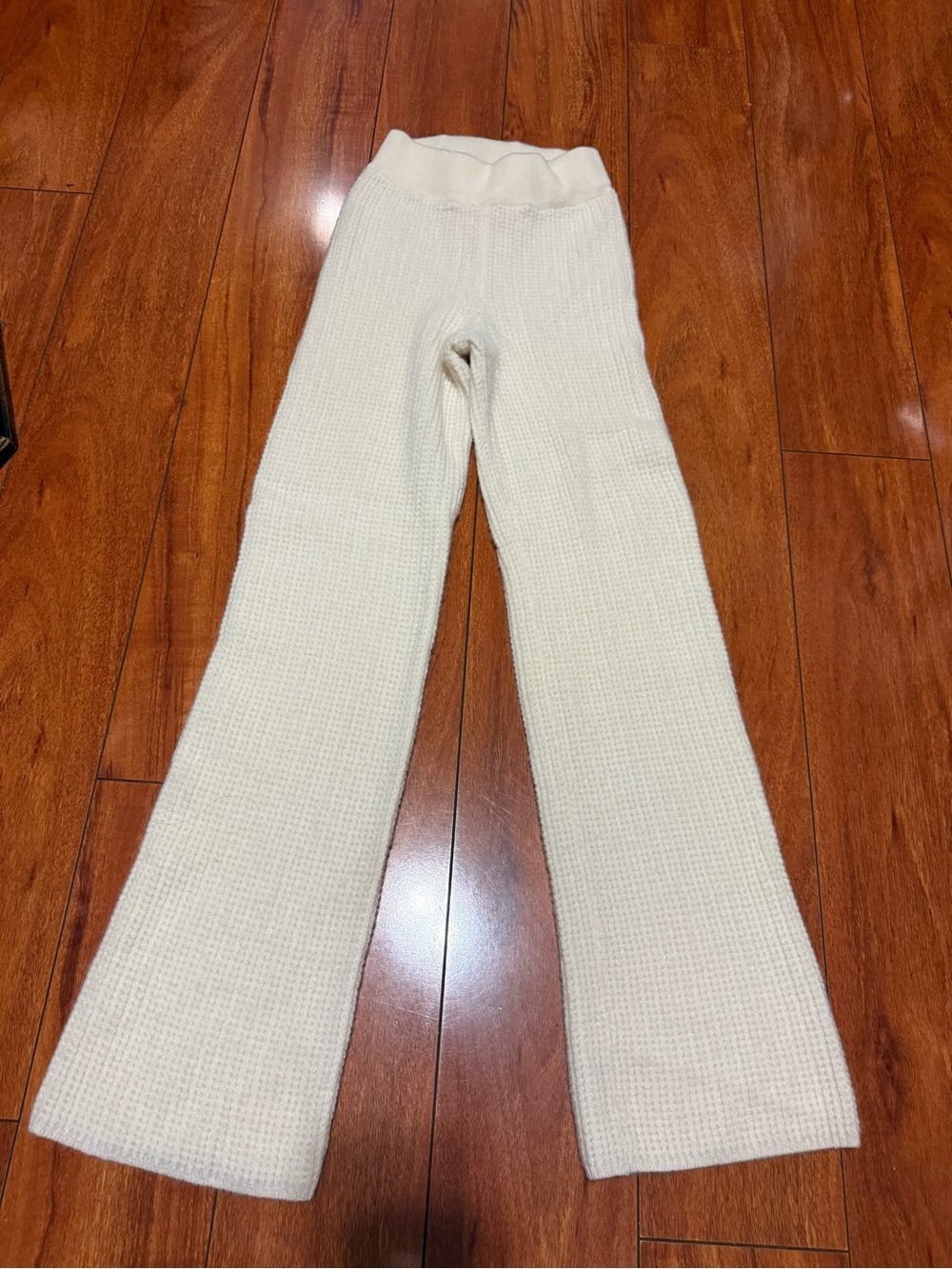 ALO Yoga Cream Knit Waffle Lounge Pants - Picture 2 of 6